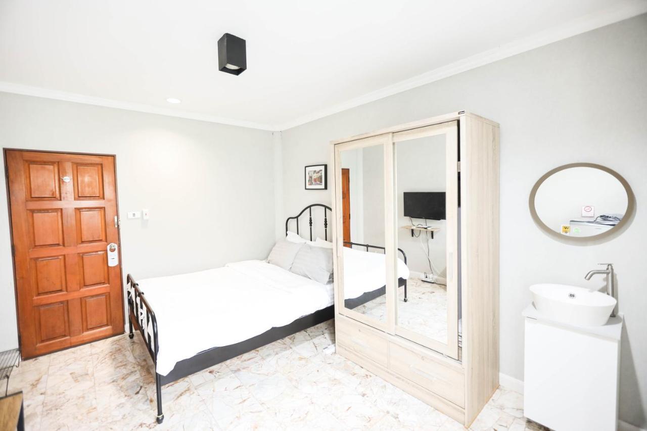 Wang Lang Hostel Bangkok Bagian luar foto